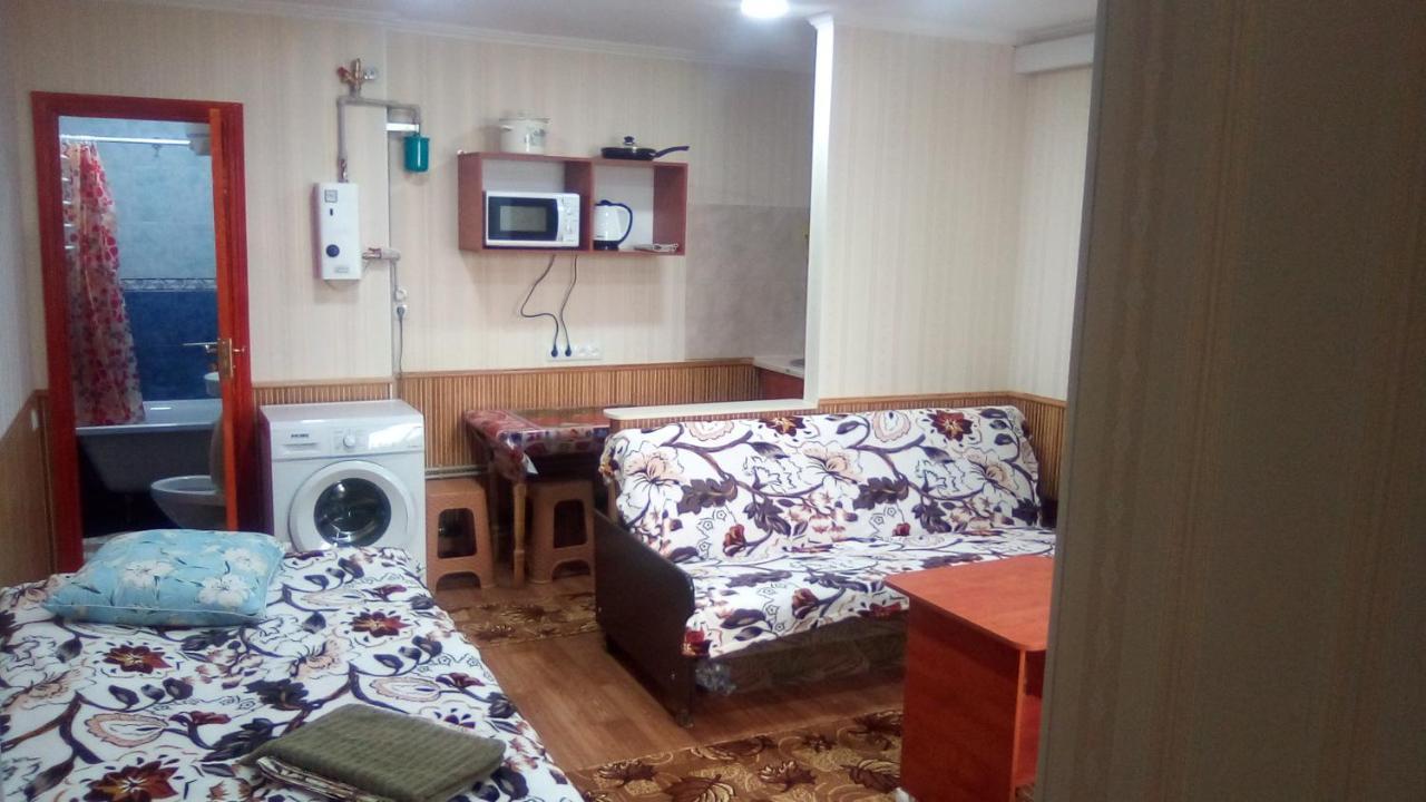 1-Я Слободская, 17А, Угол Проспекта Центрального, 3 Дивана, Wi-Fi, Отдельный Вход. Mykolajiv Buitenkant foto
