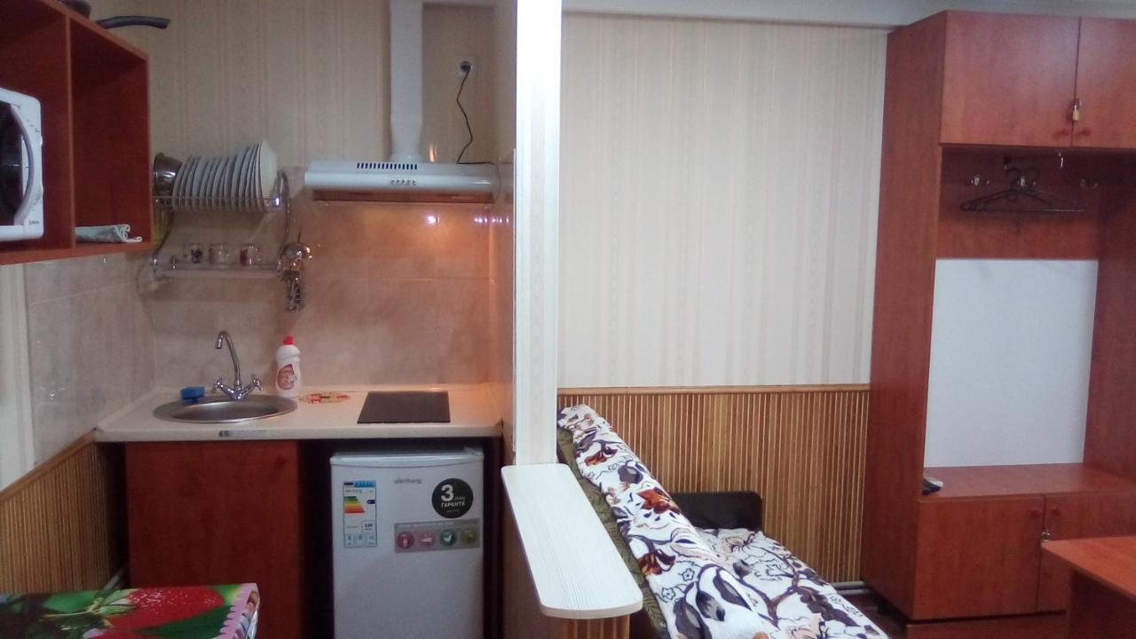 1-Я Слободская, 17А, Угол Проспекта Центрального, 3 Дивана, Wi-Fi, Отдельный Вход. Mykolajiv Buitenkant foto