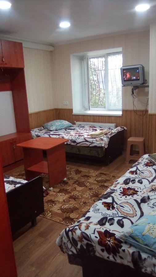 1-Я Слободская, 17А, Угол Проспекта Центрального, 3 Дивана, Wi-Fi, Отдельный Вход. Mykolajiv Buitenkant foto