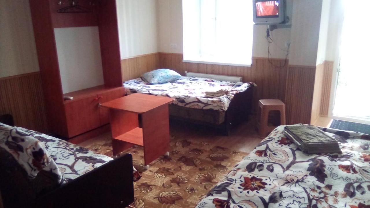 1-Я Слободская, 17А, Угол Проспекта Центрального, 3 Дивана, Wi-Fi, Отдельный Вход. Mykolajiv Buitenkant foto