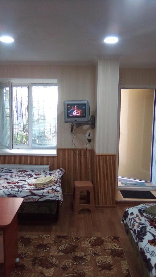 1-Я Слободская, 17А, Угол Проспекта Центрального, 3 Дивана, Wi-Fi, Отдельный Вход. Mykolajiv Buitenkant foto